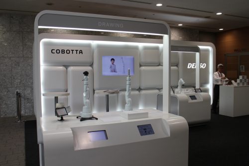 デンソーの学習教材ロボット「COBOTTA」